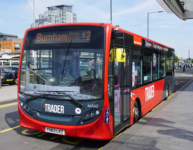 First Berkshire Alexander Dennis Enviro200 44562 Trader